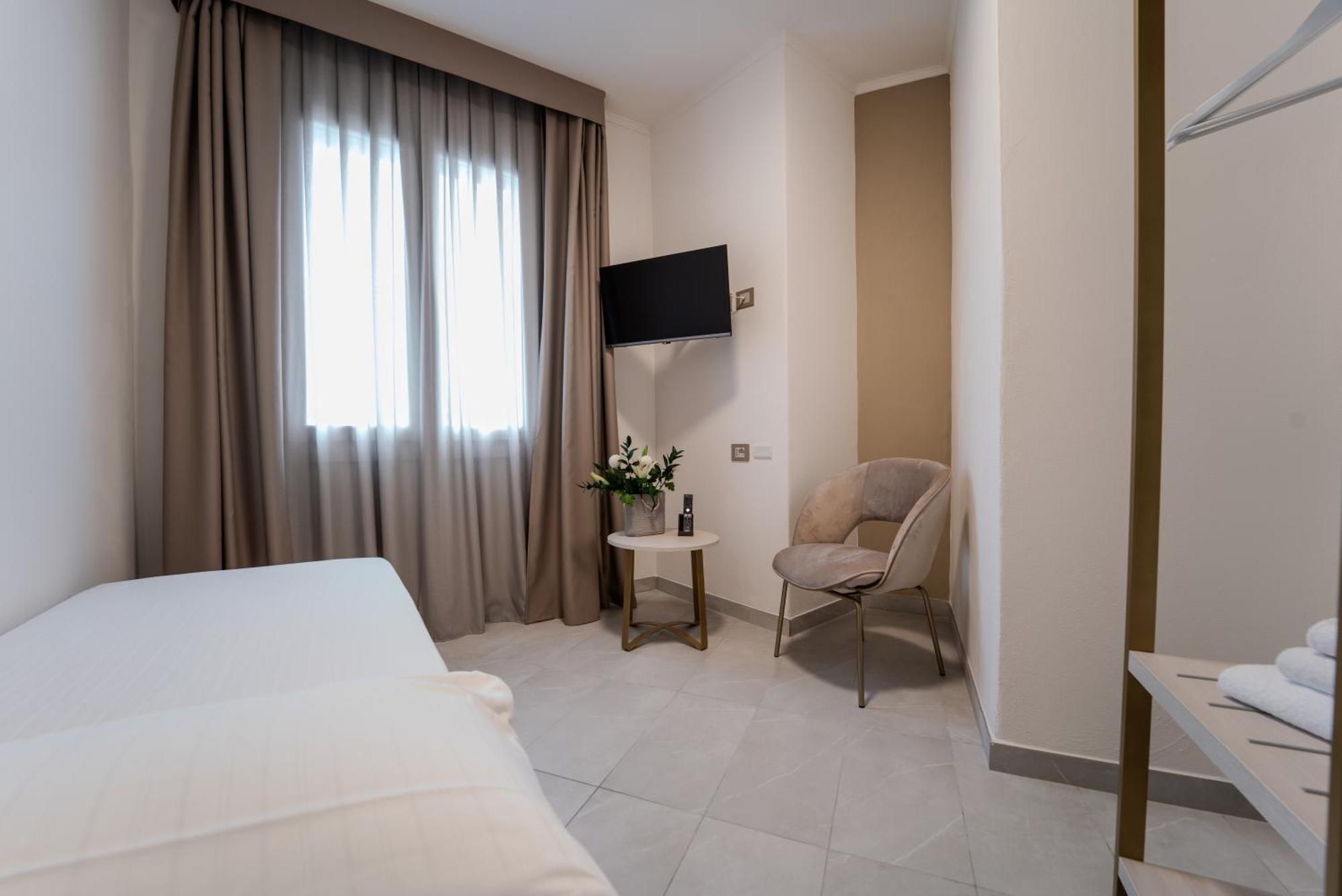 מודנה Hotel Donatello מראה חיצוני תמונה