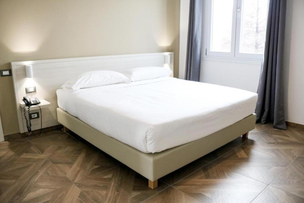 מודנה Hotel Donatello מראה חיצוני תמונה
