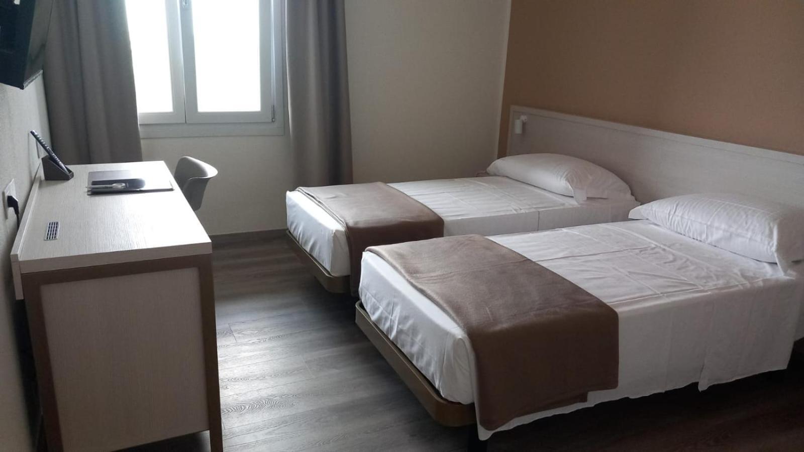 מודנה Hotel Donatello מראה חיצוני תמונה