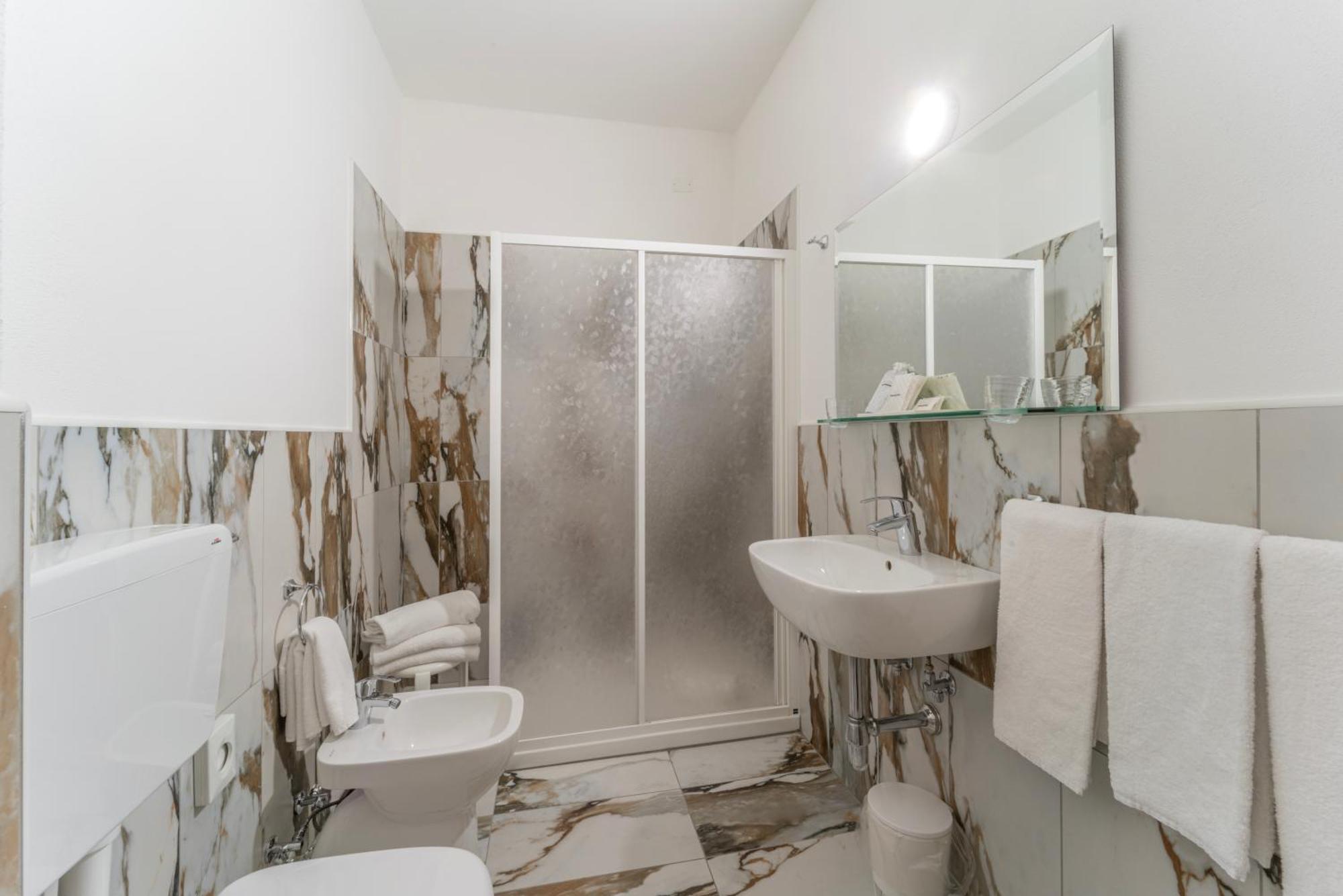 מודנה Hotel Donatello מראה חיצוני תמונה
