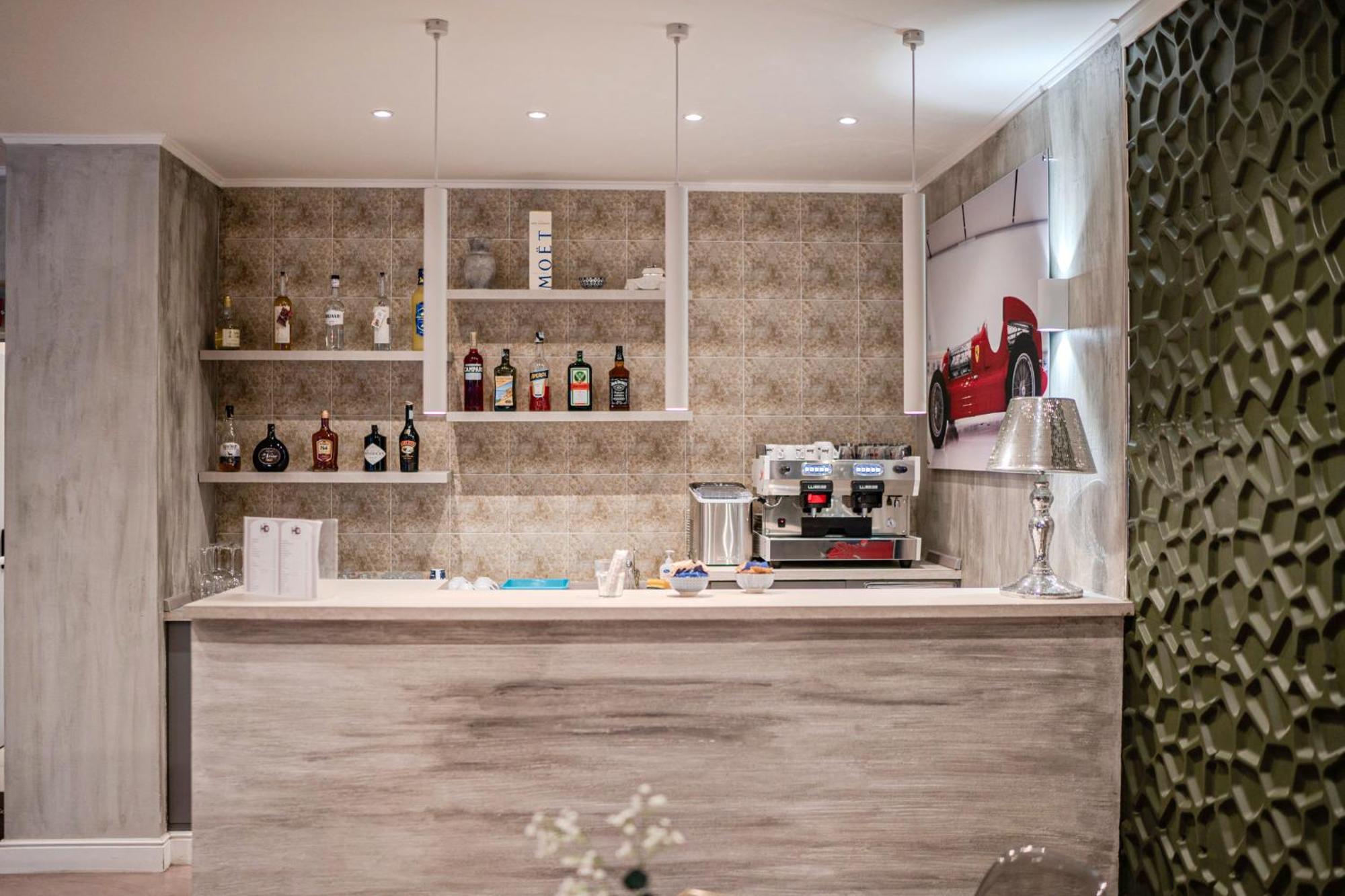 מודנה Hotel Donatello מראה חיצוני תמונה