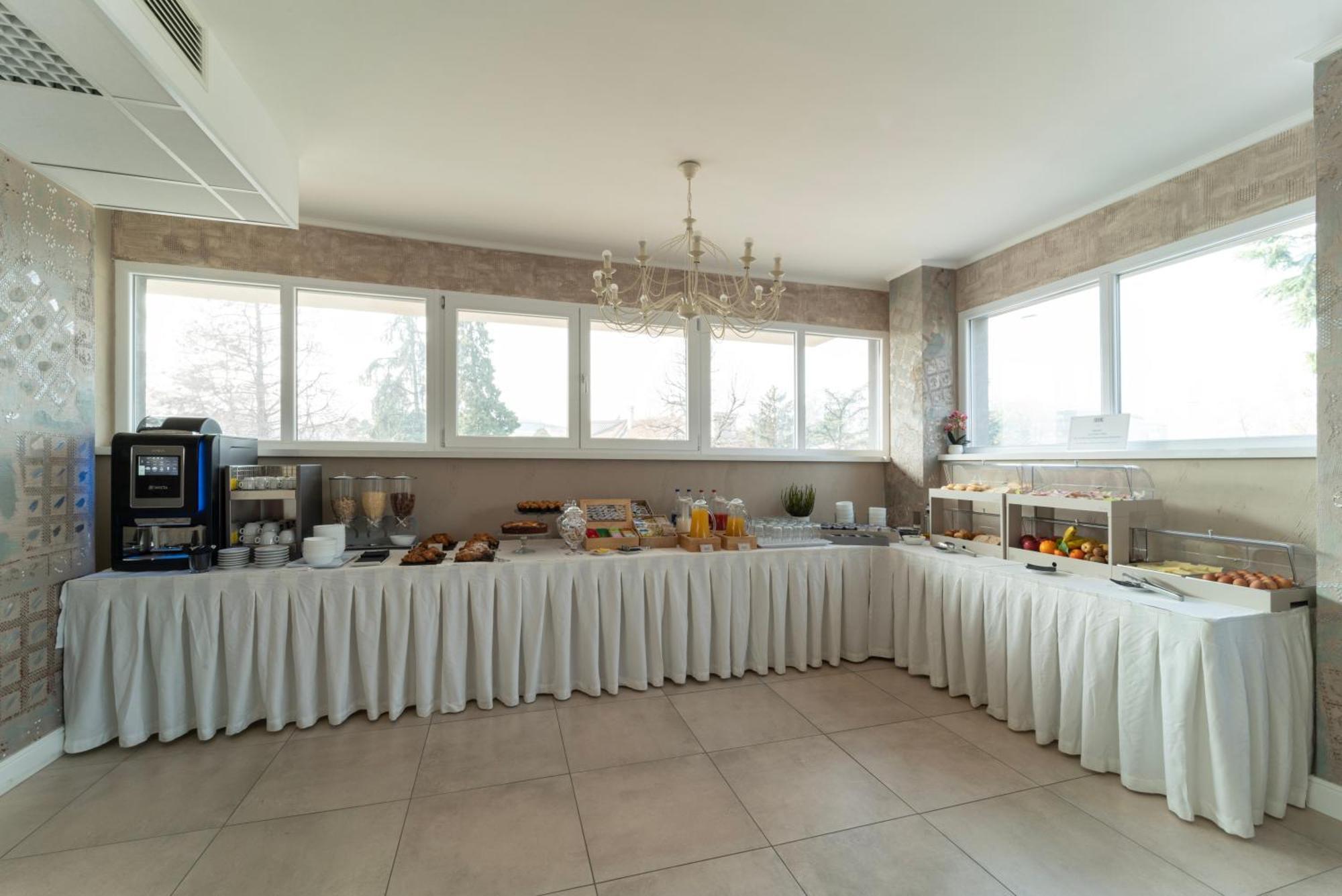 מודנה Hotel Donatello מראה חיצוני תמונה