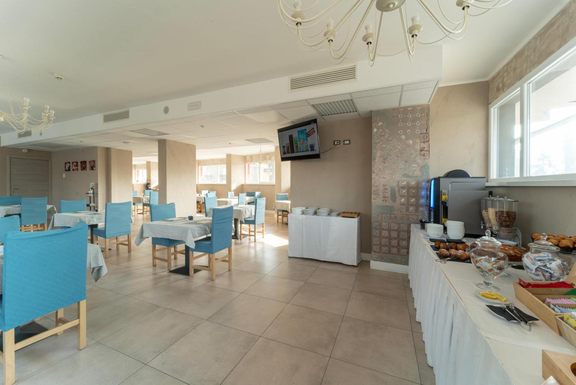 מודנה Hotel Donatello מראה חיצוני תמונה
